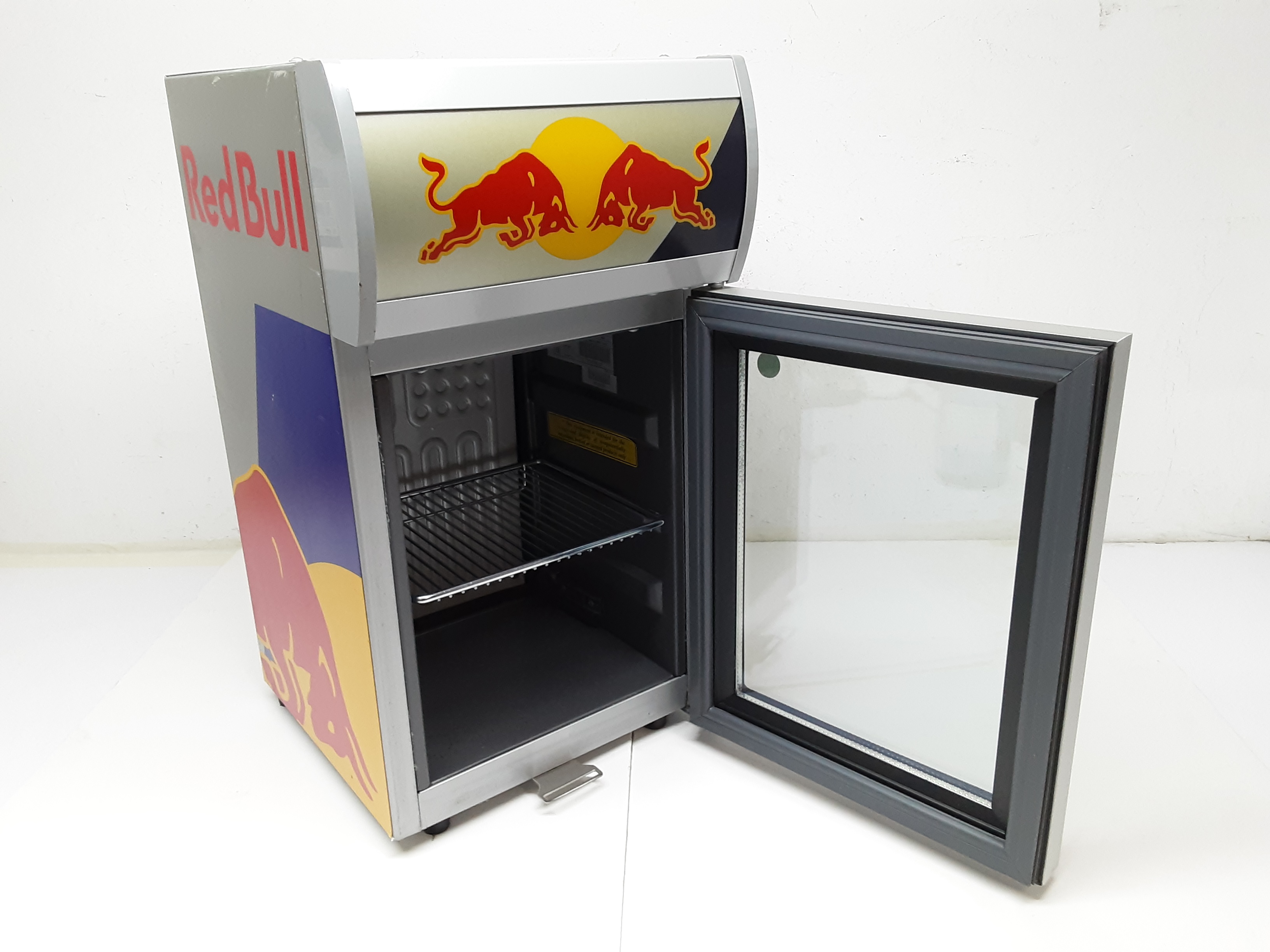 nevera sobremesa red bull panel luminoso (funciona) 55x29'5x37 1u